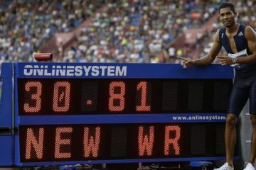 van Niekerk, nou record mondial la 300m